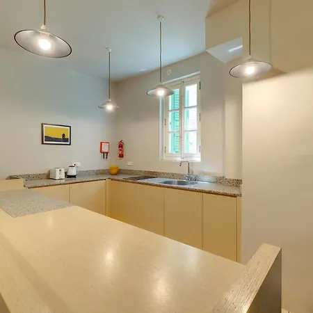 Tranquil 2 Bedroom In The Heart Of *