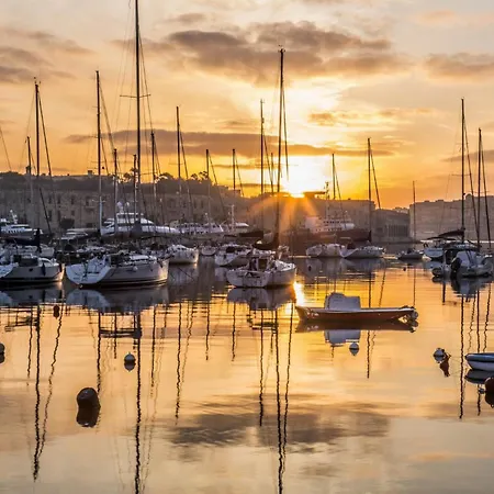 Tranquil 2 Bedroom In The Heart Of Apartment