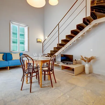 Tranquil 2 Bedroom In The Heart Of