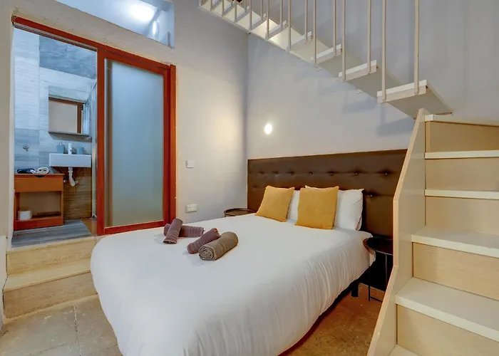 Tranquil 2 Bedroom In The Heart Of