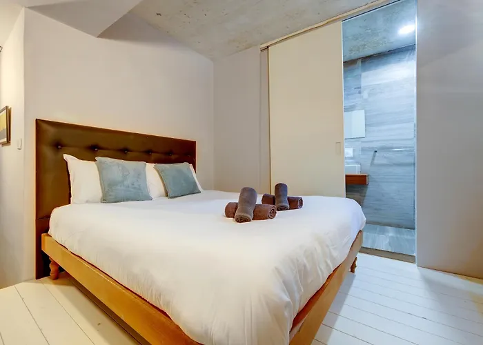 Tranquil 2 Bedroom In The Heart Of Apartment *