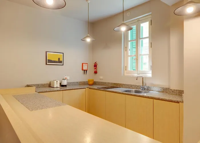 Tranquil 2 Bedroom In The Heart Of