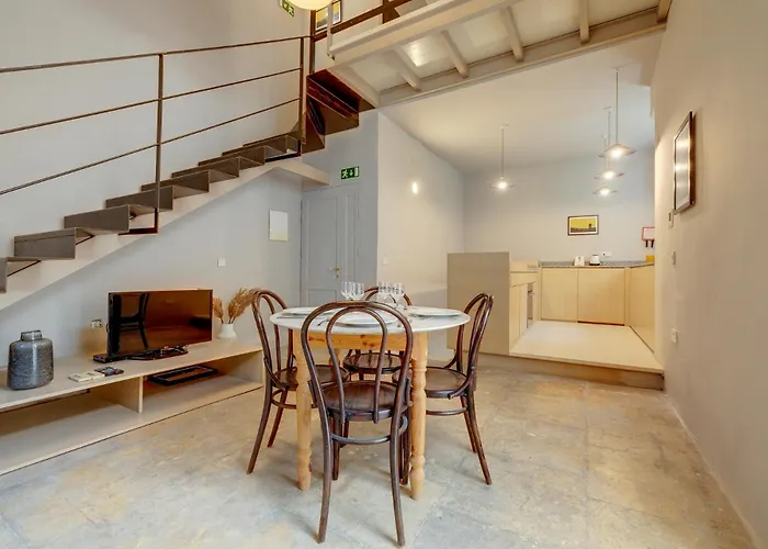 Tranquil 2 Bedroom In The Heart Of *