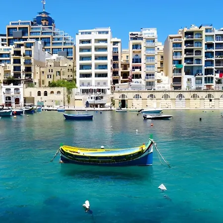 Tranquil 2 Bedroom In The Heart Of Apartment *