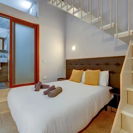 Tranquil 2 Bedroom In The Heart Of