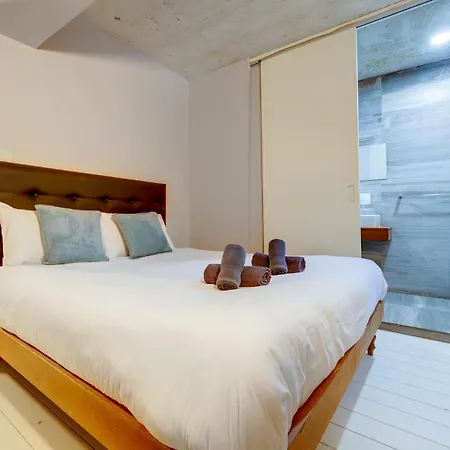 Tranquil 2 Bedroom In The Heart Of Apartment *